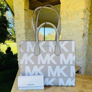 NWT Michael Kors Large Tote&wallet set signature